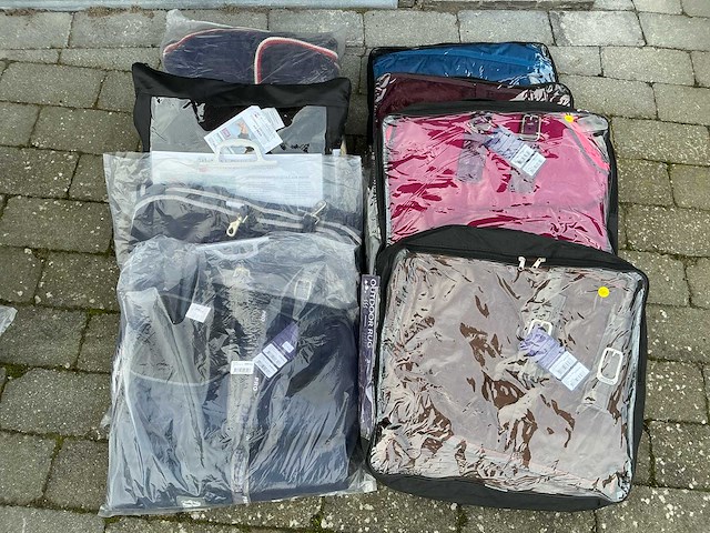 Dekens 205cm paarden (8x) - afbeelding 1 van  9