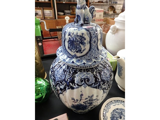 Dekselvaas petrus regout & co (met merkteken) - afbeelding 1 van  3