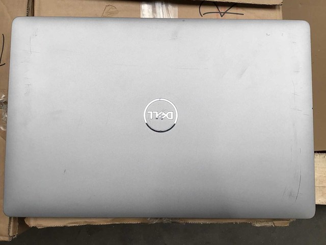 Dell - latitude 5511 - laptop - afbeelding 1 van  2