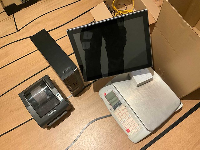 Dell desktop + touchscreen en labelprinter - afbeelding 6 van  13