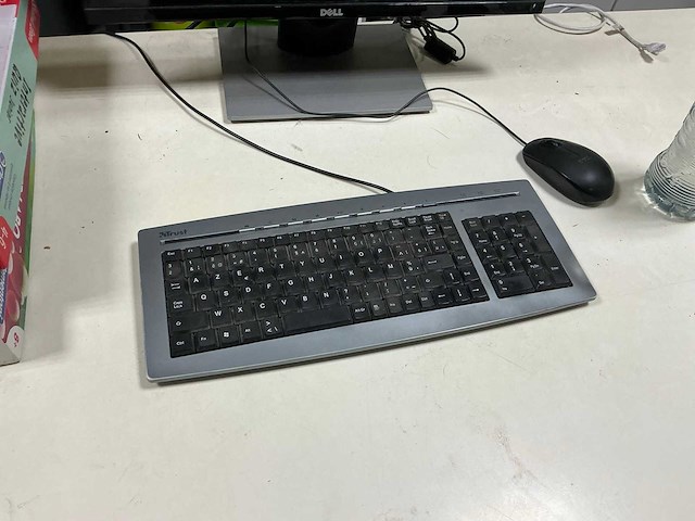 Dell en samsung diverse monitoren (2x) - afbeelding 3 van  6