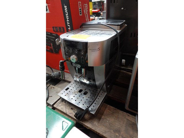 Delonghi volautomatische espresso machine - afbeelding 2 van  5
