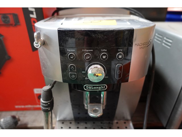 Delonghi volautomatische espresso machine - afbeelding 3 van  5