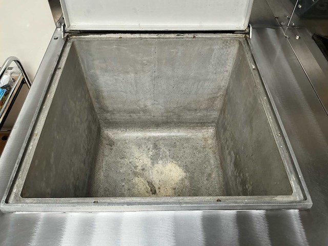 Delrue kookfornuis met 4 branders, oven en bain-marie - afbeelding 2 van  13