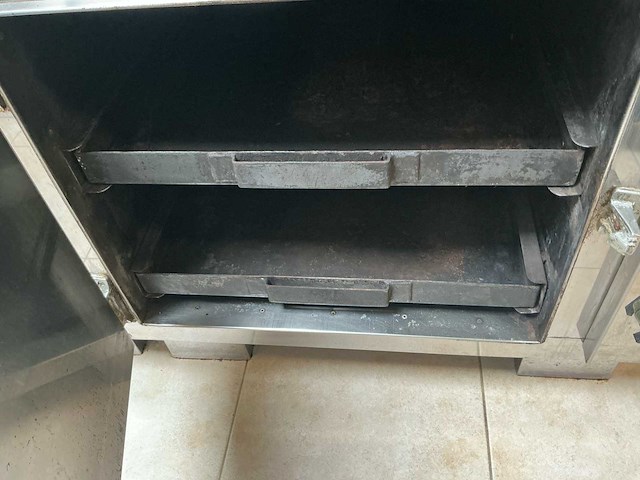 Delrue kookfornuis met 4 branders, oven en bain-marie - afbeelding 13 van  13