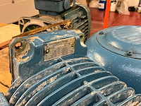 Demag divers lot met een motor, katrijmotorreduktie, remdeksels… - afbeelding 3 van  9