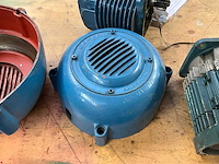 Demag divers lot met een motor, katrijmotorreduktie, remdeksels… - afbeelding 6 van  9
