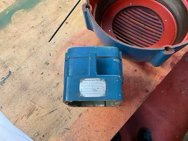 Demag divers lot met een motor, katrijmotorreduktie, remdeksels… - afbeelding 8 van  11