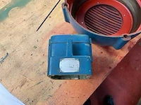Demag divers lot met een motor, katrijmotorreduktie, remdeksels… - afbeelding 8 van  11