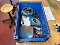 Demag diverse onderdelen waaronder remschijf, jalousie etc. - afbeelding 1 van  4