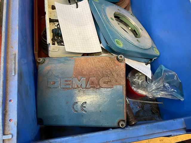 Demag diverse onderdelen waaronder remschijf, jalousie etc. - afbeelding 2 van  4