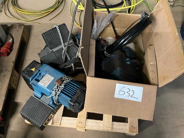 Demag kettingtakel (3x) - afbeelding 1 van  9