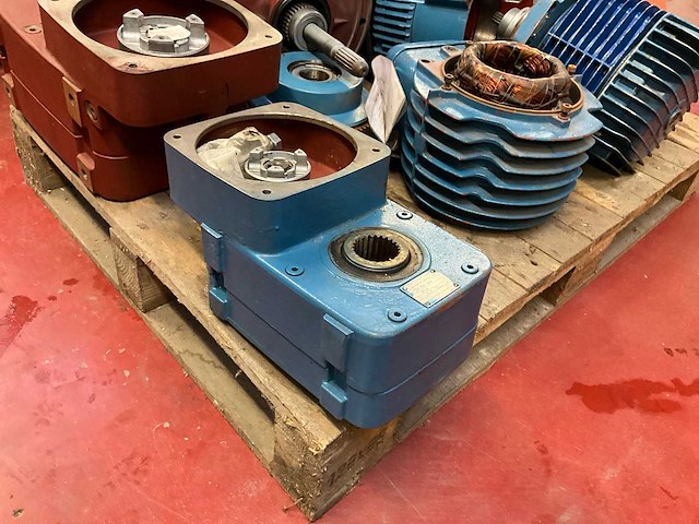 Demag reduktie af08-m-0-1-50-1 i=58,6 - afbeelding 2 van  4