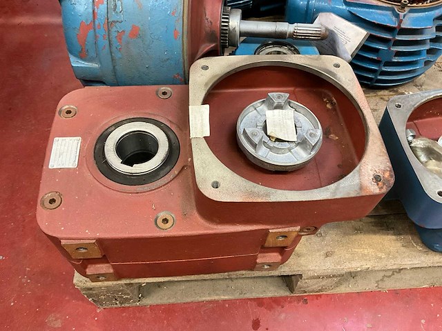 Demag reduktie af10l b14-0-20 i=22,8 - afbeelding 1 van  3