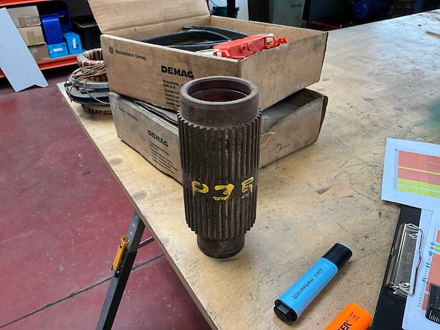Demag stator 13/3pf2, 2 x stroomafneemwagens, holle as p25 - afbeelding 4 van  4