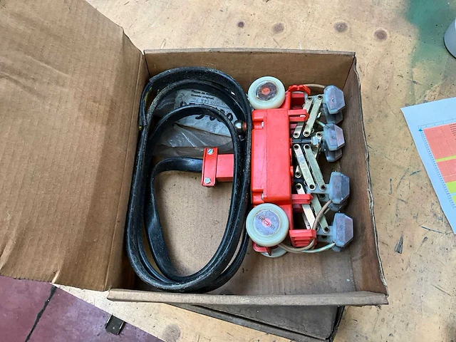 Demag stator 13/3pf2, 2 x stroomafneemwagens, holle as p25 - afbeelding 3 van  4