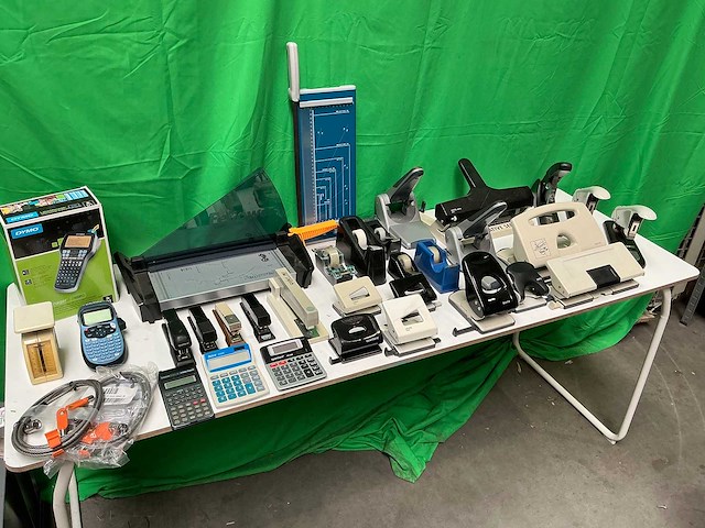 Demo, leitz, fellowes, rapid, lyreco, etc. - overige kantoorartikelen (34x) - afbeelding 1 van  5
