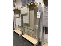 Demo modellen gordijnen, tafels, stoelen, grote plant enz - afbeelding 3 van  20