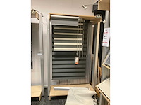 Demo modellen gordijnen, tafels, stoelen, grote plant enz - afbeelding 5 van  20