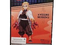 Demon slayer - kyojoru rengoku 2023 - mcfarlane toys - afbeelding 3 van  4