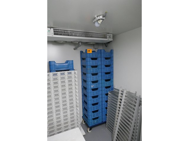Demontabele koelcel met 2 miniboxen koel en vriesruimtes - afbeelding 8 van  11