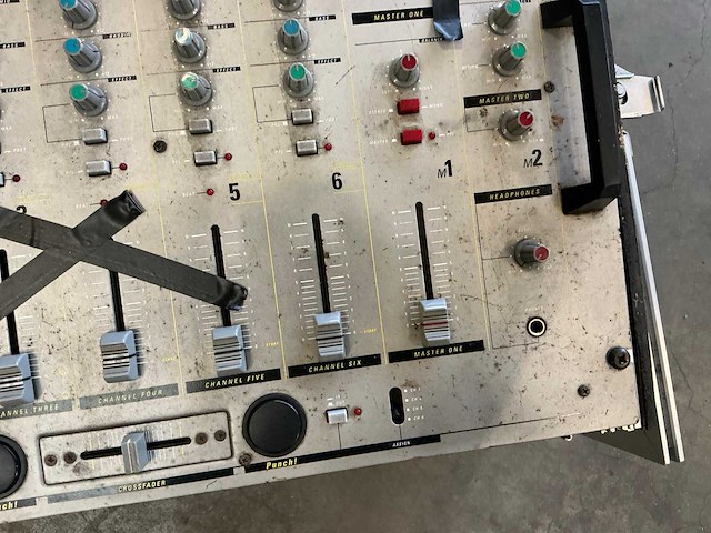 Denon dn-2100f mengpaneel + jb systems classic 6 + flightcase - afbeelding 11 van  11