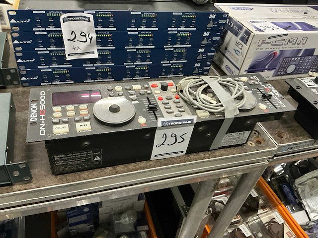 Denon dn-hc5000 dj controller - afbeelding 1 van  3