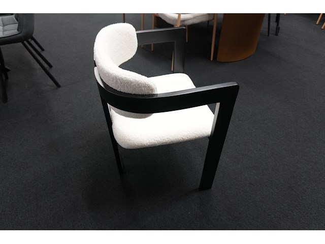 Design armstoel zwart frame wit bouclé – set van 2 - afbeelding 4 van  10