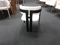 Design armstoel zwart frame wit bouclé – set van 4 - afbeelding 5 van  10