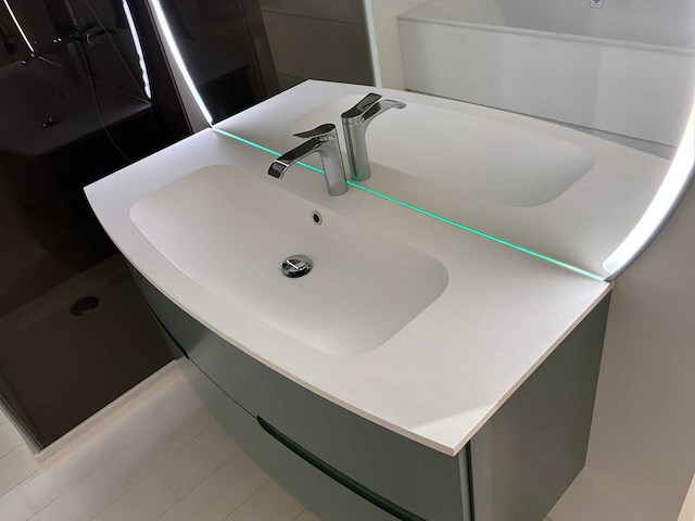 Design badkamermeubelset - afbeelding 2 van  7