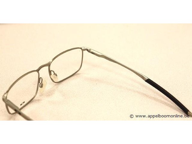 Design brilmontuur oackley - afbeelding 3 van  3