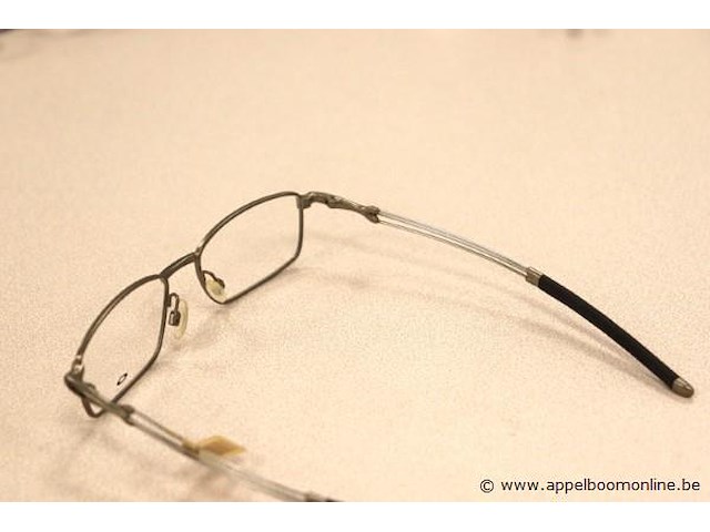 Design brilmontuur oackley - afbeelding 3 van  3