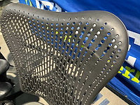 Design bureastoel herman miller mirra 1 (2x) - afbeelding 3 van  12