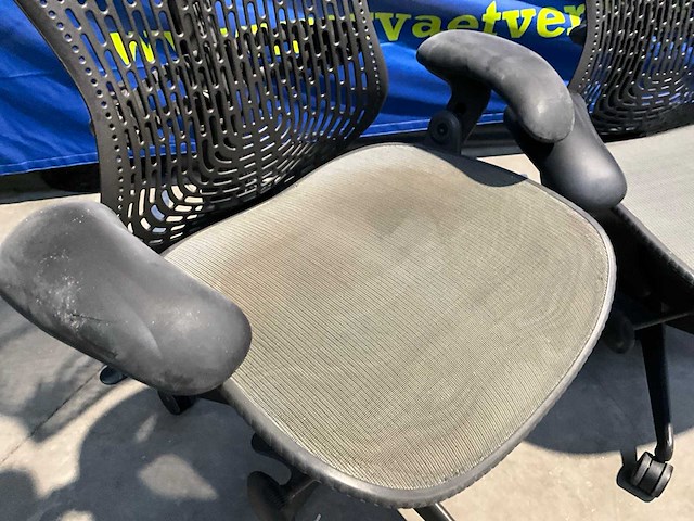 Design bureastoel herman miller mirra 1 (2x) - afbeelding 12 van  12