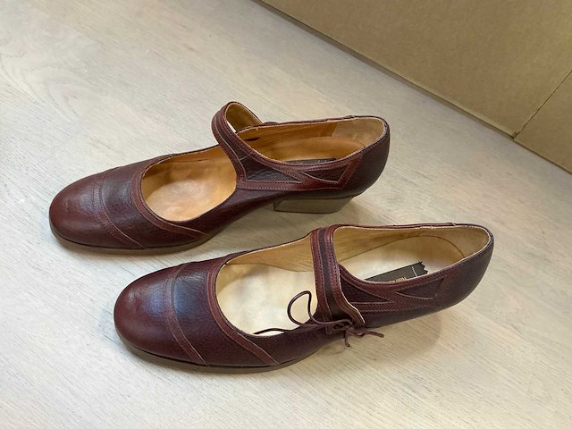 Design damesbottine met hak 42 - afbeelding 4 van  7