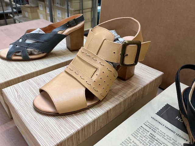 Design damesschoen 36,5 (6x) - afbeelding 2 van  14