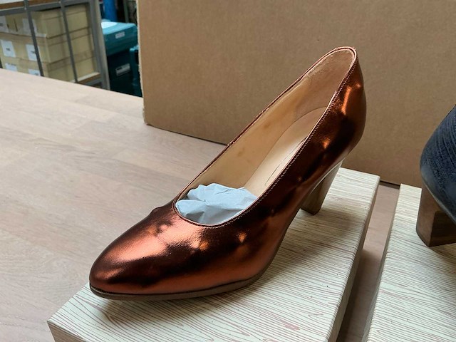 Design damesschoen 37,5 (4x) - afbeelding 9 van  10