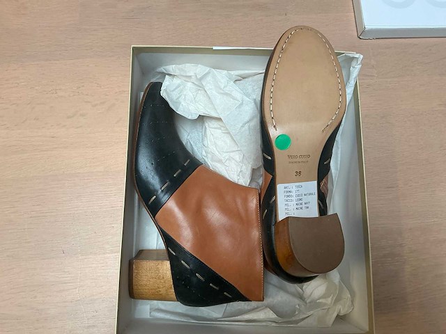 Design damesschoen 38 - afbeelding 3 van  5
