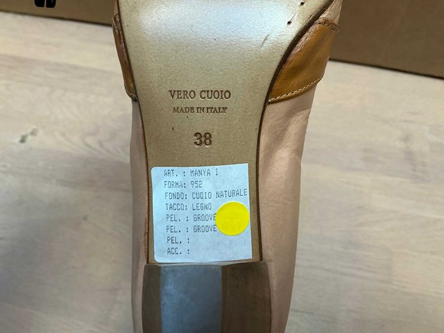 Design damesschoen 38 - afbeelding 4 van  7