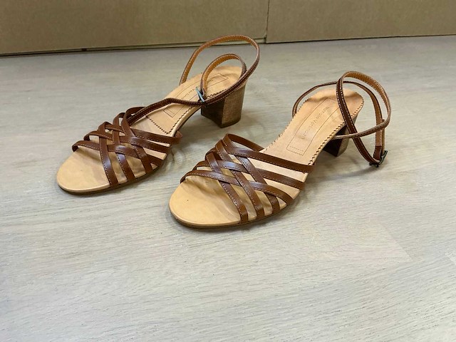 Design damesschoen met hak 36 - afbeelding 1 van  6