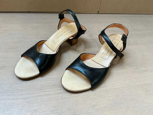 Design damesschoen met hak 36 - afbeelding 1 van  6