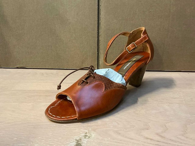 Design damesschoen met hak 37,5 - afbeelding 1 van  7