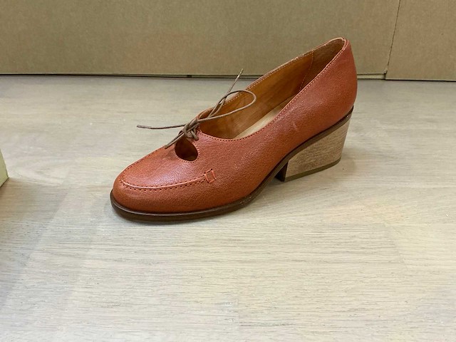 Design damesschoen met hak 37 - afbeelding 1 van  7