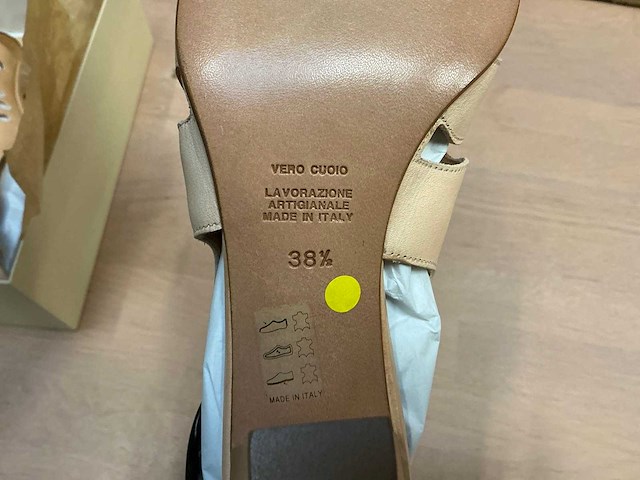 Design damesschoen met hak 38,5 - afbeelding 5 van  8