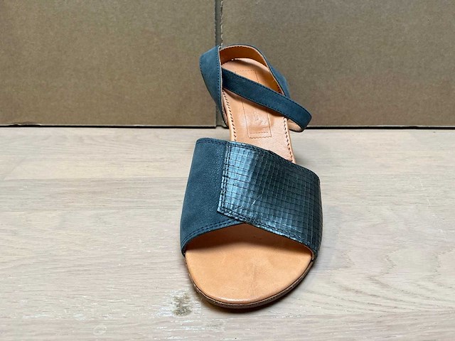 Design damesschoen met hak 38 - afbeelding 3 van  7