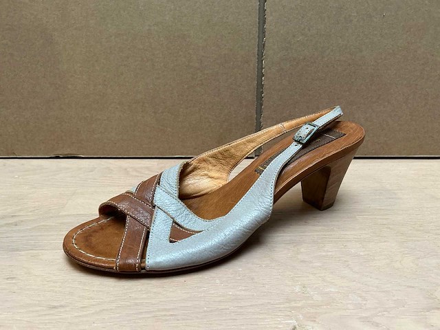 Design damesschoen met hak 38 - afbeelding 1 van  7