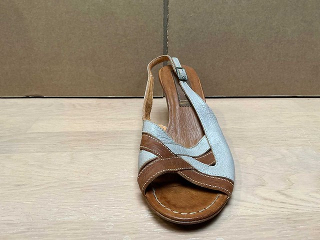 Design damesschoen met hak 38 - afbeelding 3 van  7