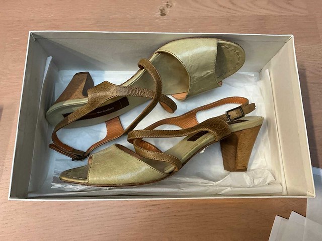 Design damesschoen met hak 38 - afbeelding 6 van  7