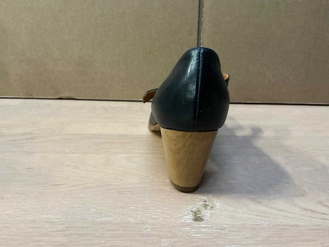 Design damesschoen met hak 38 - afbeelding 4 van  7