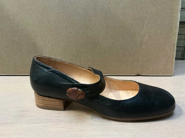 Design damesschoen met hak 38 - afbeelding 1 van  6